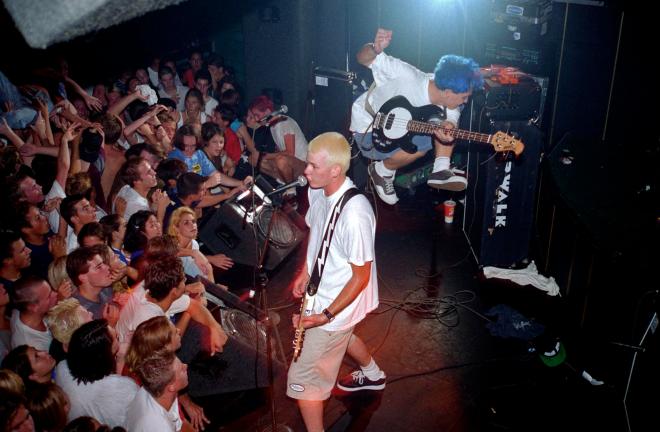 Blink-182_at_the_Showcase_Theater_in_Corona_July_18,1995